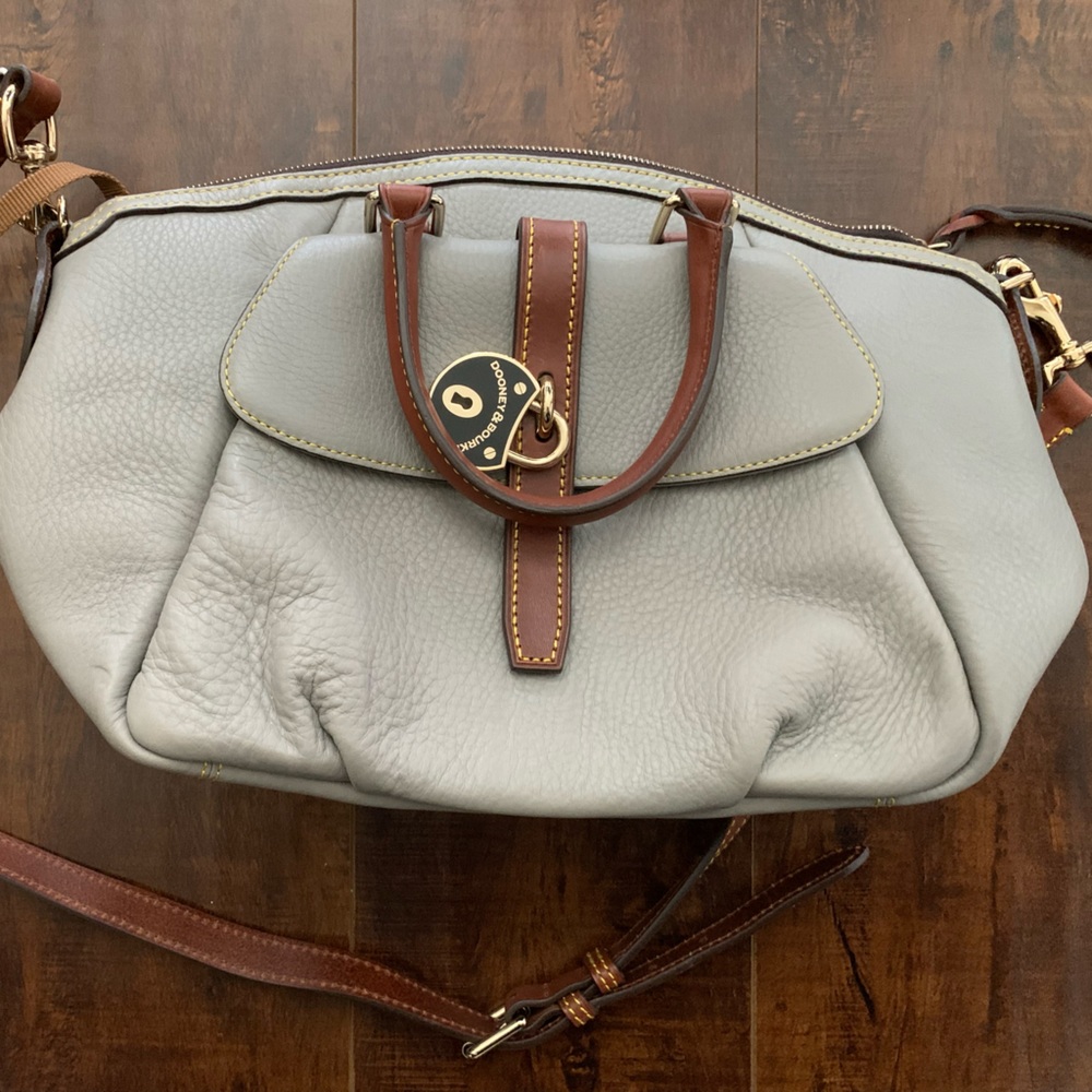 Dooney & Bourke purse